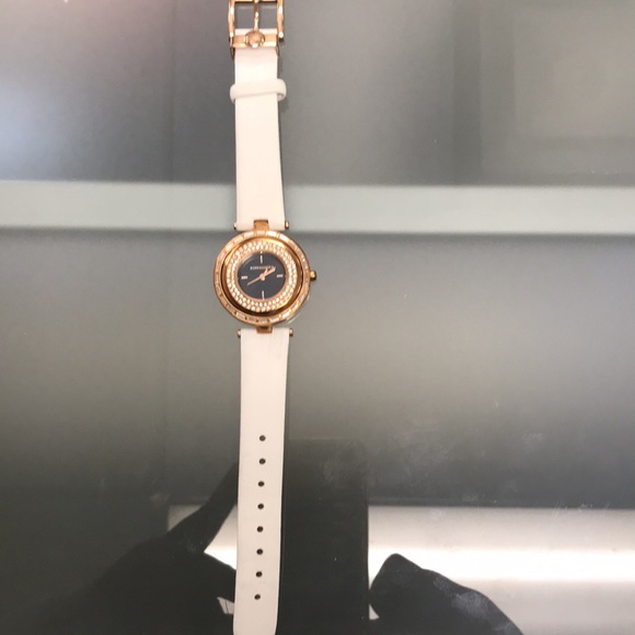 White BCBGMAXAZRIA watch - Picture 7 of 9